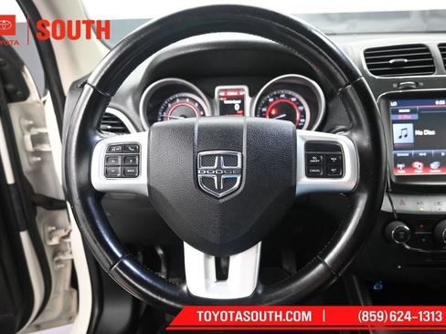 Used 2019 Dodge Journey SE FWD image 22