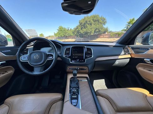 Used 2018 Volvo XC90 T6 Inscription w/ Convenience Package AWD/4WD image 3