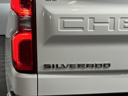 Used 2023 Chevrolet Silverado 1500 LTZ image 15