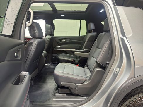 Used 2024 Chevrolet Traverse Z71 w/ Enhanced Driving Package image 13