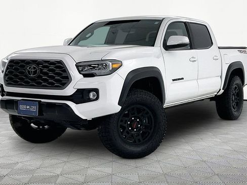 Used 2023 Toyota Tacoma TRD Off-Road AWD/4WD image 3