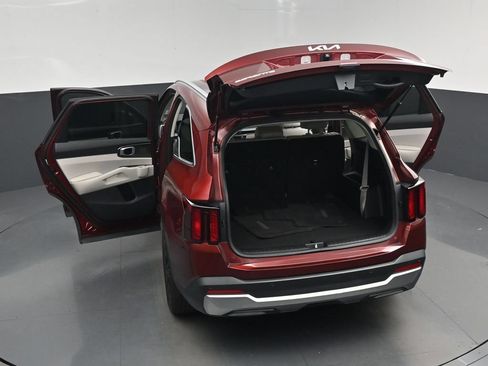 Certified 2025 Kia Sorento S FWD image 30