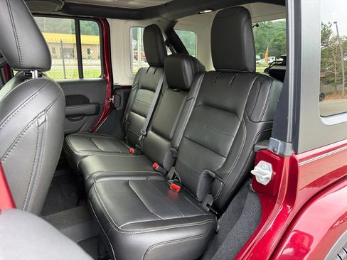 Used 2022 Jeep Wrangler Unlimited Sahara w/ LED Lighting Group AWD/4WD image 20
