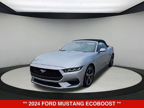 Used 2024 Ford Mustang Convertible RWD image 3