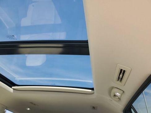 Certified 2024 Cadillac XT6 Premium Luxury w/ LPO, Floor Liner Package AWD/4WD image 29