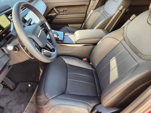 Used 2025 Land Rover Range Rover Sport AWD/4WD image 9