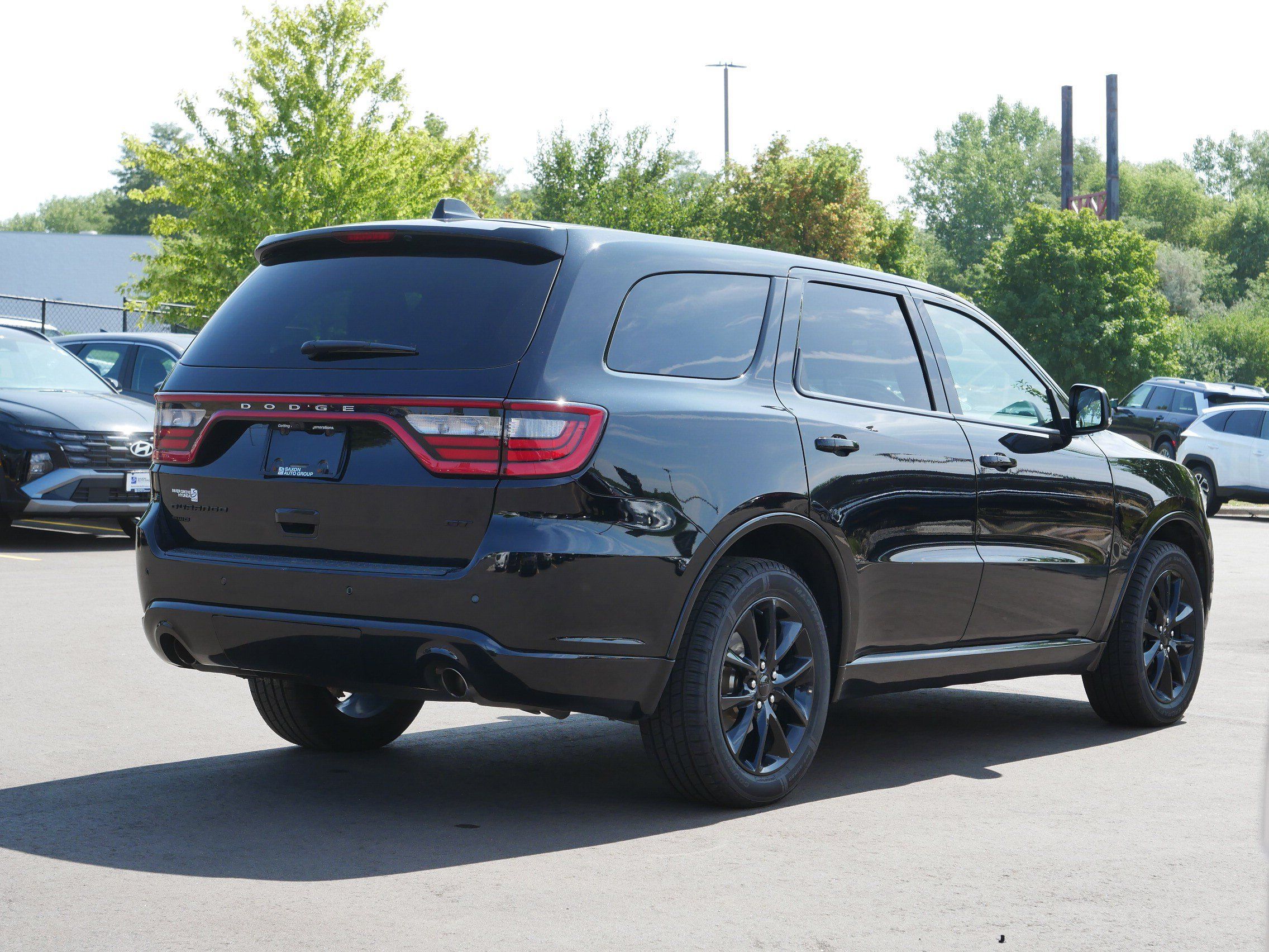Used 2017 Dodge Durango GT w/ Blacktop Package AWD/4WD image 6