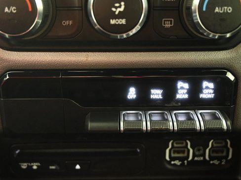 Used 2019 RAM 1500 Big Horn image 31