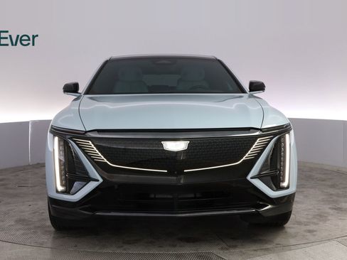 Used 2024 Cadillac Lyriq Sport AWD/4WD image 12