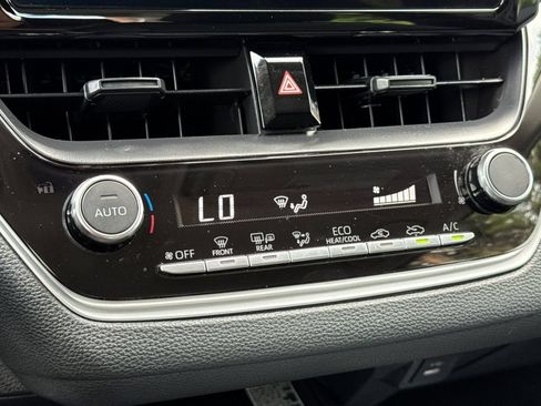 Certified 2025 Toyota Corolla LE w/ LE Premium Package FWD image 18