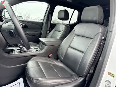 Used 2023 Chevrolet Traverse RS image 11