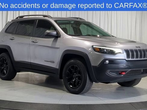 Used 2020 Jeep Cherokee Trailhawk w/ Cold Weather Group AWD/4WD image 2