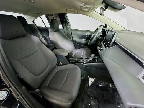 Used 2022 Toyota Corolla LE image 12