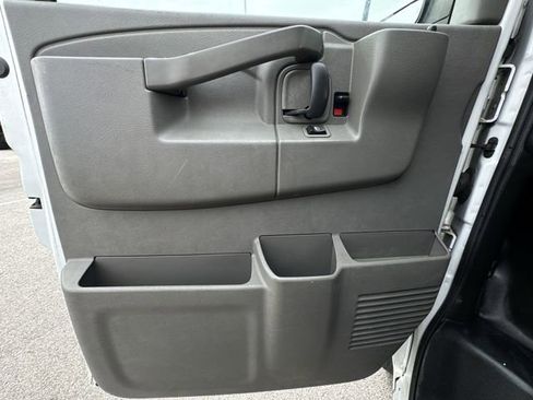 Used 2019 GMC Savana 2500 w/ Driver Convenience Package RWD image 17