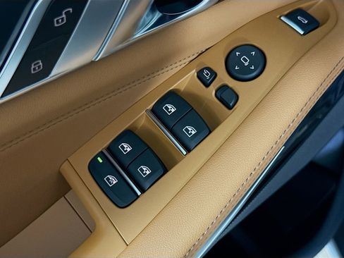 New 2026 BMW X5 sDrive40i w/ Climate Comfort Package image 18