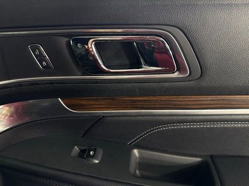 Used 2018 Ford Explorer Limited image 36