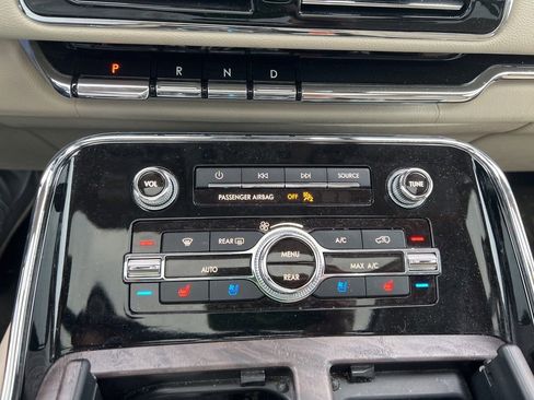 Used 2021 Lincoln Navigator Reserve w/ Luxury Package image 10