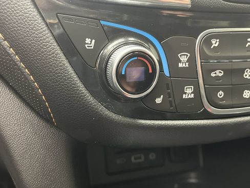 Used 2022 Chevrolet Equinox Premier AWD/4WD image 25