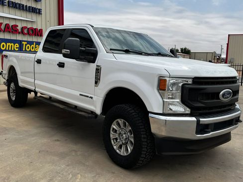 Used 2022 Ford F250 XL w/ Power Equipment Group AWD/4WD image 3