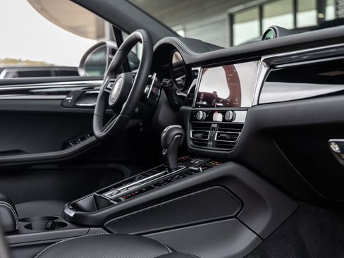 New 2026 Porsche Macan Turbo image 50