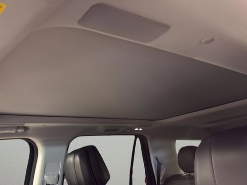 Used 2025 Lincoln Navigator Reserve AWD/4WD image 12