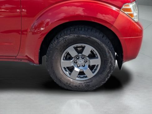 Used 2013 Nissan Frontier Desert Runner image 9