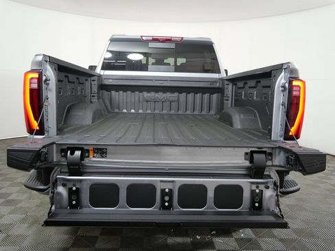New 2026 GMC Sierra 3500 Denali w/ Denali Reserve Package AWD/4WD image 4