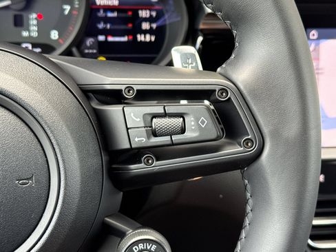 Certified 2026 Porsche Macan AWD/4WD image 29