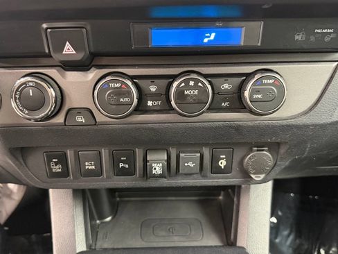 Used 2021 Toyota Tacoma TRD Sport w/ Technology Package AWD/4WD image 35