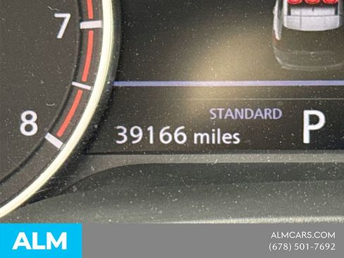 Used 2025 Nissan Rogue SV image 31