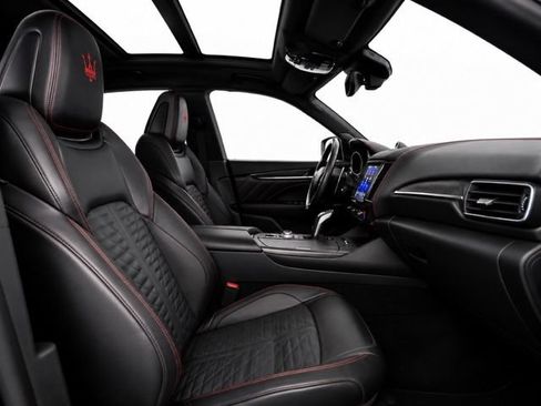 Used 2019 Maserati Levante Trofeo AWD/4WD image 33