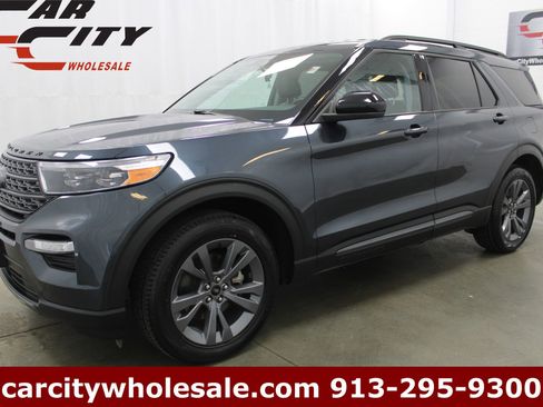 Used 2022 Ford Explorer XLT w/ Equipment Group 202A image 1