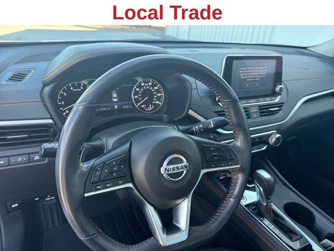 Used 2022 Nissan Altima 2.5 SR w/ Midnight Edition Package FWD image 3