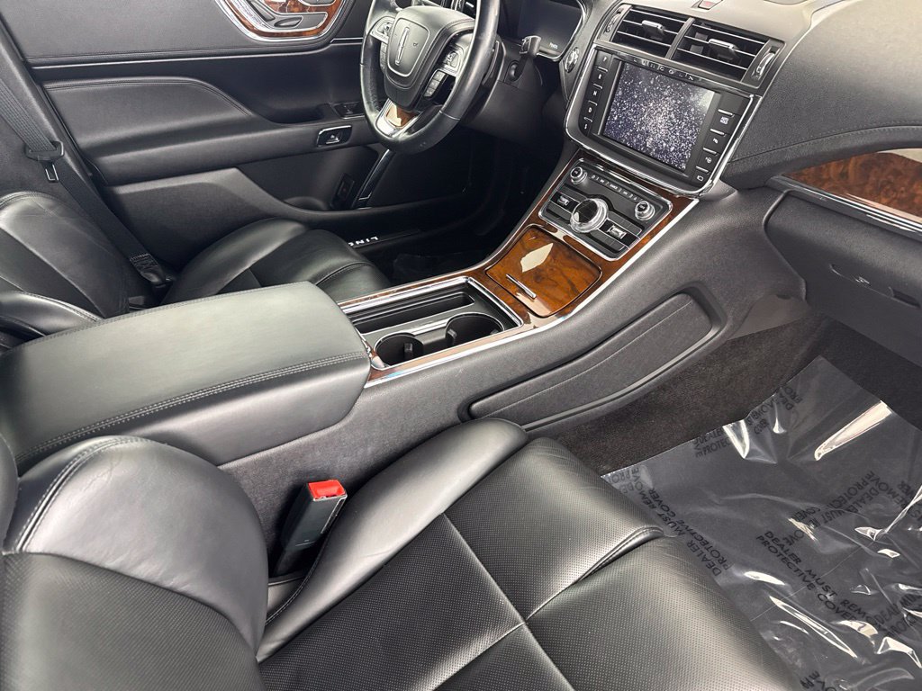 Used 2018 Lincoln Continental Select AWD/4WD image 23