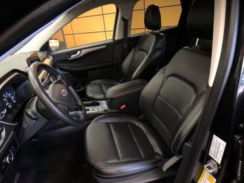 Certified 2022 Ford Escape SEL AWD/4WD image 10