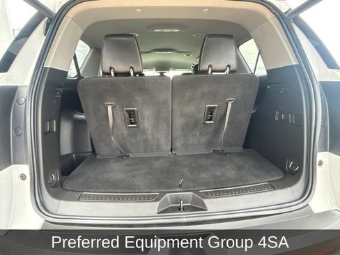 Used 2023 GMC Acadia SLT FWD image 11