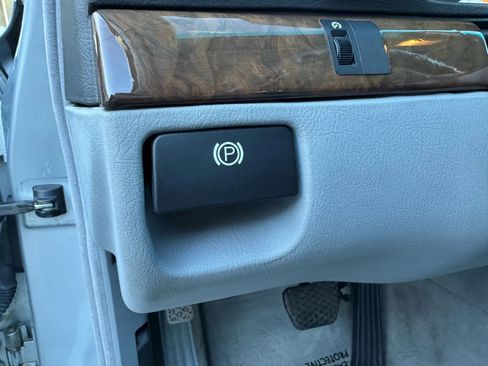 Used 1998 BMW 740iL RWD image 11
