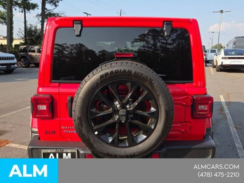 Used 2025 Jeep Wrangler Unlimited Sahara AWD/4WD image 13