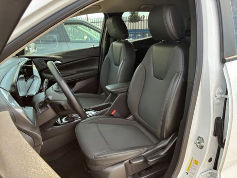 Used 2025 Buick Encore GX Preferred image 24