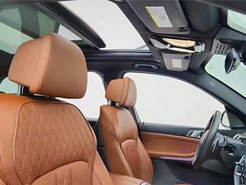 Used 2024 BMW X5 xDrive40i w/ M Sport Package image 22