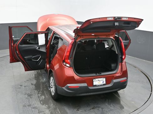 Used 2021 Kia Soul LX image 42