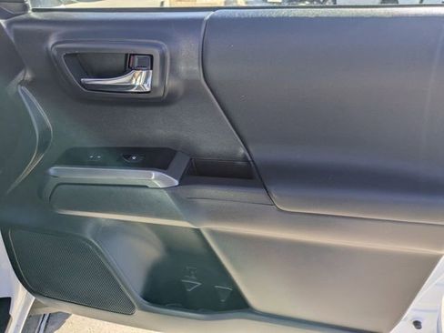 Used 2023 Toyota Tacoma TRD Off-Road image 31