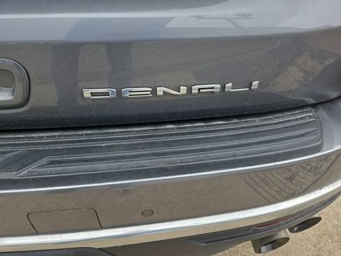 Used 2022 GMC Yukon Denali w/ Denali Premium Package AWD/4WD image 17