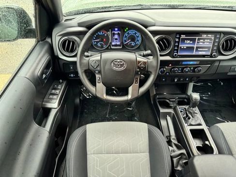 Used 2021 Toyota Tacoma TRD Sport AWD/4WD image 9