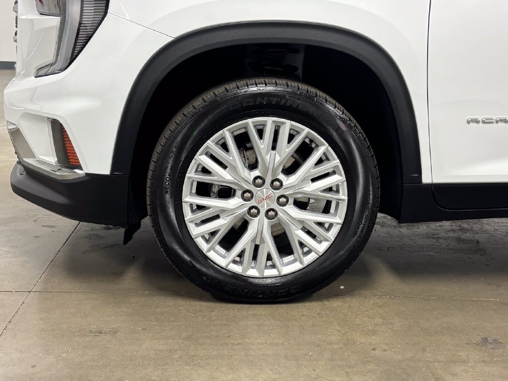 Used 2026 GMC Acadia Elevation w/ Elevation Premium Package FWD image 10
