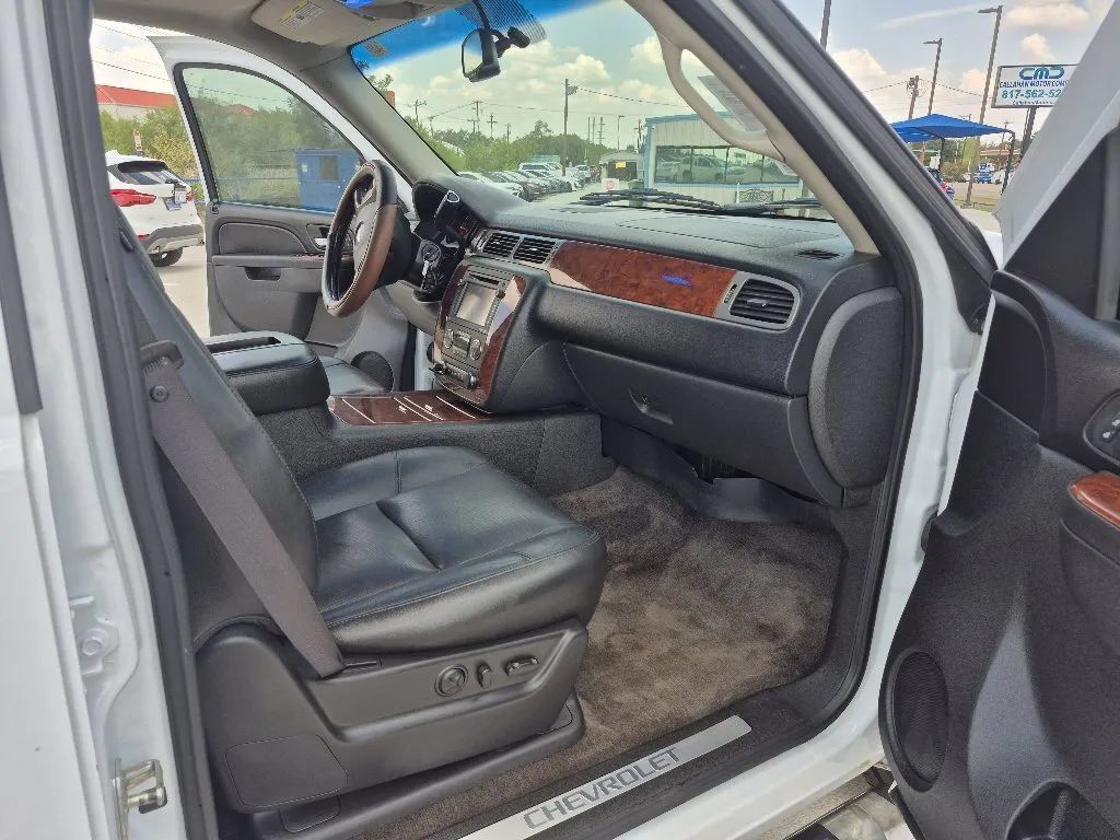 Used 2012 Chevrolet Tahoe LTZ RWD image 20