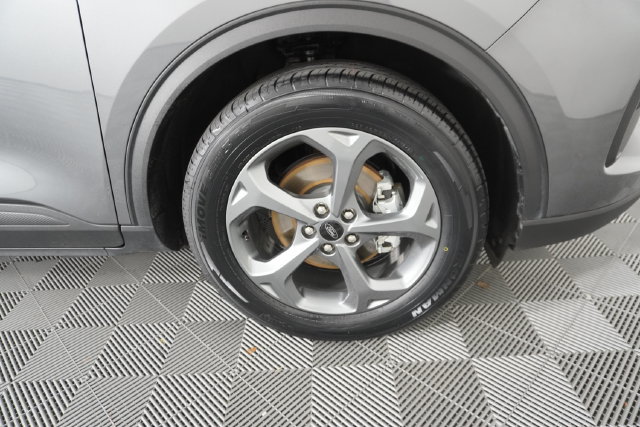 Used 2025 Ford Escape ST-Line FWD image 15