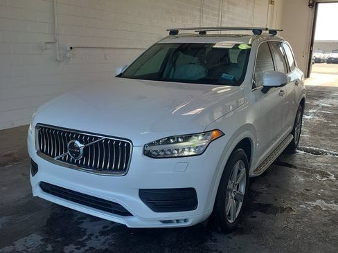 Used 2021 Volvo XC90 T5 Momentum w/ Advanced Package AWD/4WD image 1