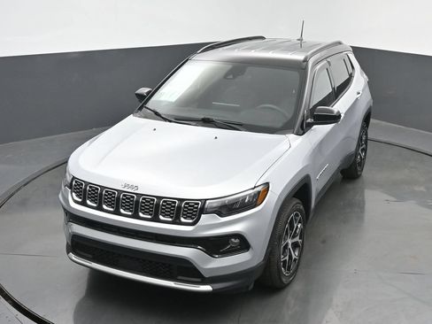 Used 2024 Jeep Compass Limited AWD/4WD image 40