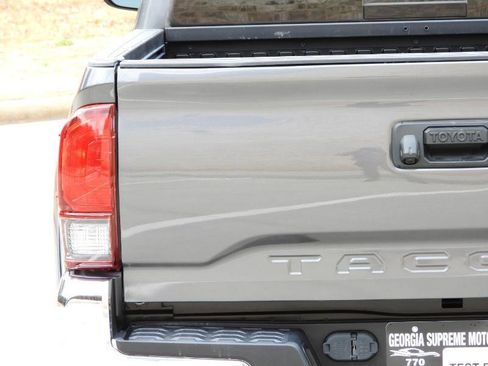 Used 2020 Toyota Tacoma SR5 image 19